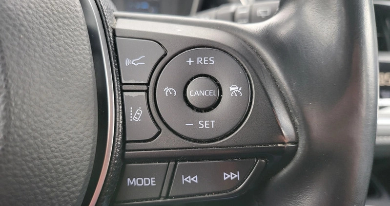 Toyota Corolla cena 72900 przebieg: 236105, rok produkcji 2019 z Uniejów małe 301
